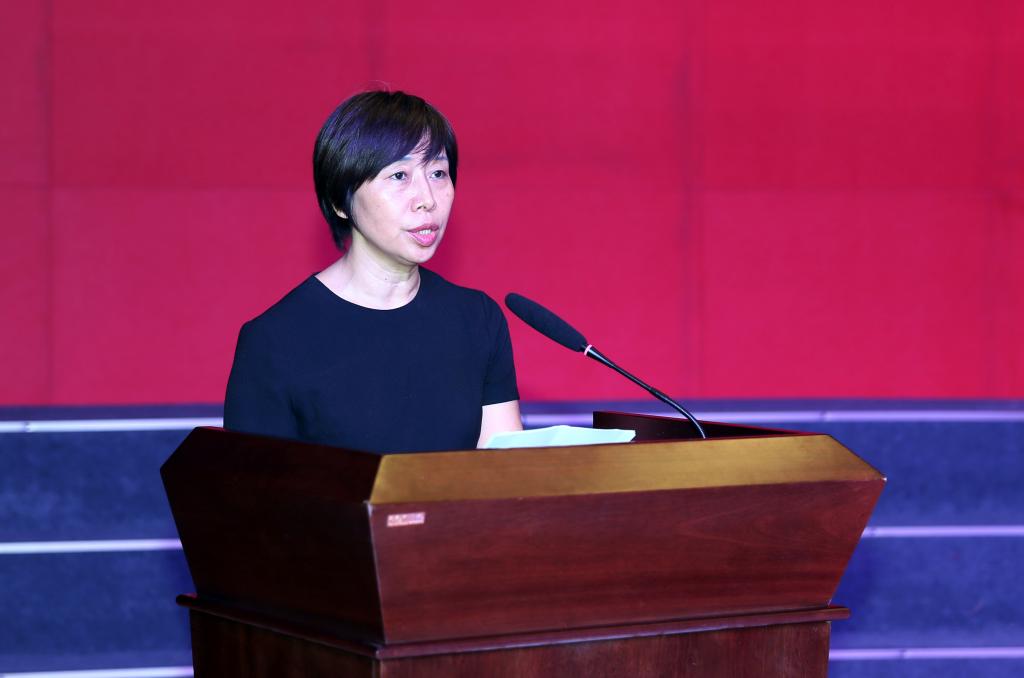 院长张晓云宣读表彰决定